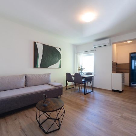 Cozy Apartment With Breakfast On Request 1 Pula Ngoại thất bức ảnh