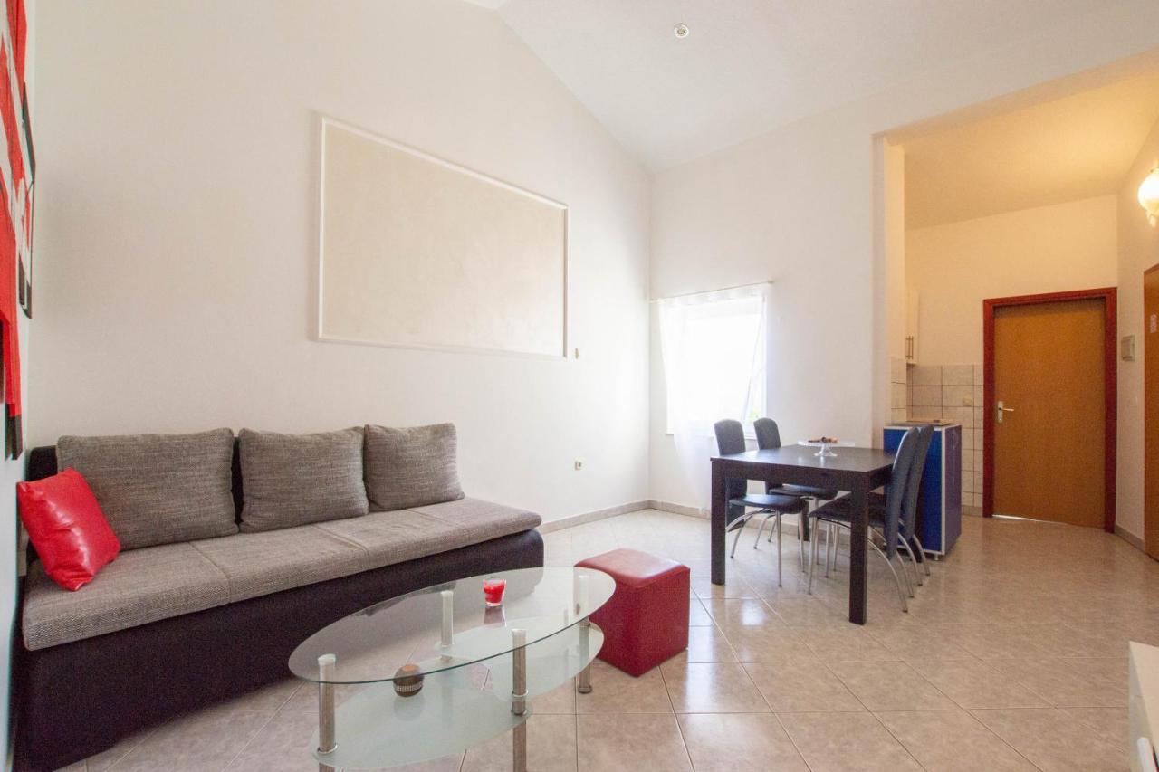 Cozy Apartment With Breakfast On Request 1 Pula Ngoại thất bức ảnh