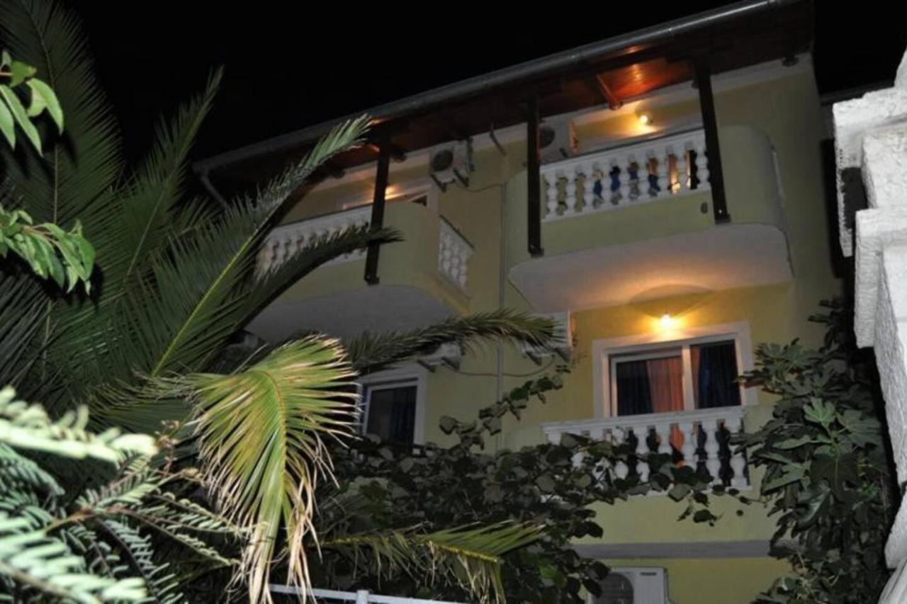 Cozy Apartment With Breakfast On Request 1 Pula Ngoại thất bức ảnh