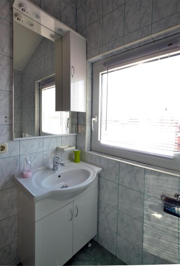Cozy Apartment With Breakfast On Request 1 Pula Ngoại thất bức ảnh