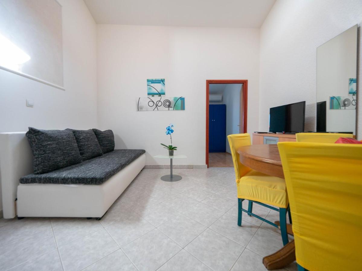 Cozy Apartment With Breakfast On Request 1 Pula Ngoại thất bức ảnh