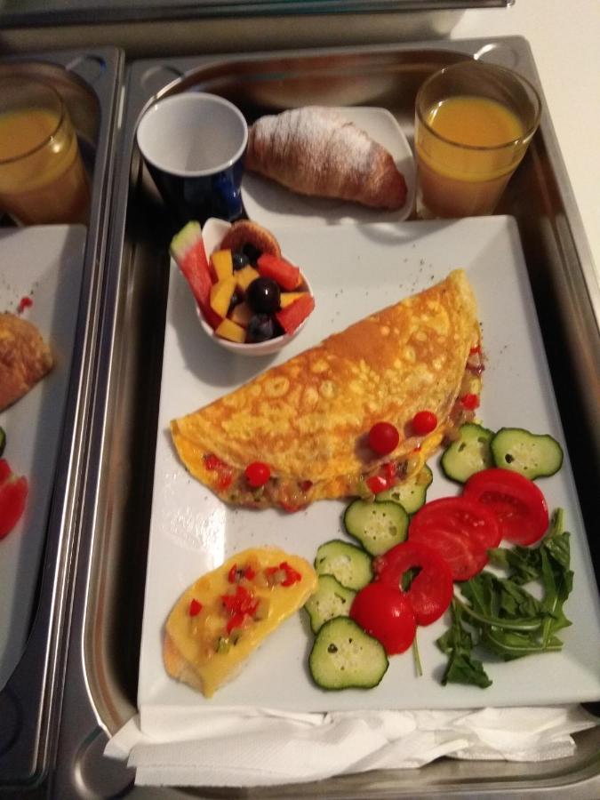 Cozy Apartment With Breakfast On Request 1 Pula Ngoại thất bức ảnh